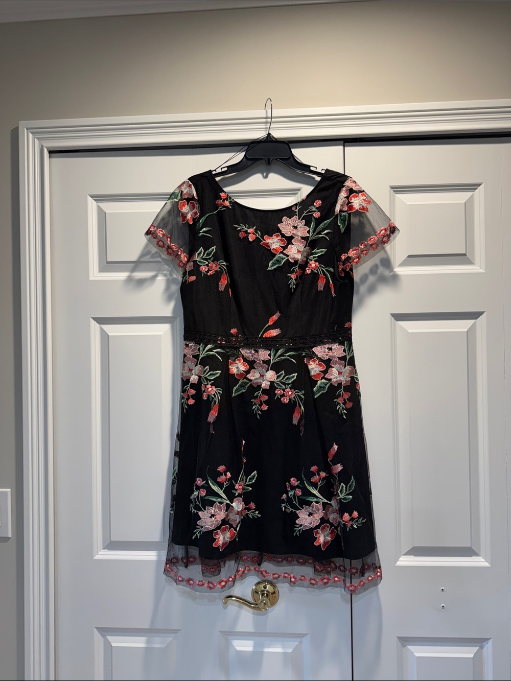 Adrianna Papell Black Floral Embroidered Short Sleeve Dress